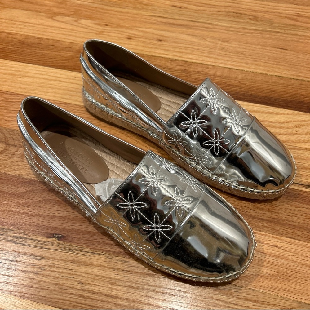 NEW Aerosoles Aware Laura Ashley Metallic silver floral espadrille loafers